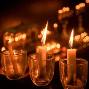 Read more about the article Best Holiday and Shabbat Candles 2023